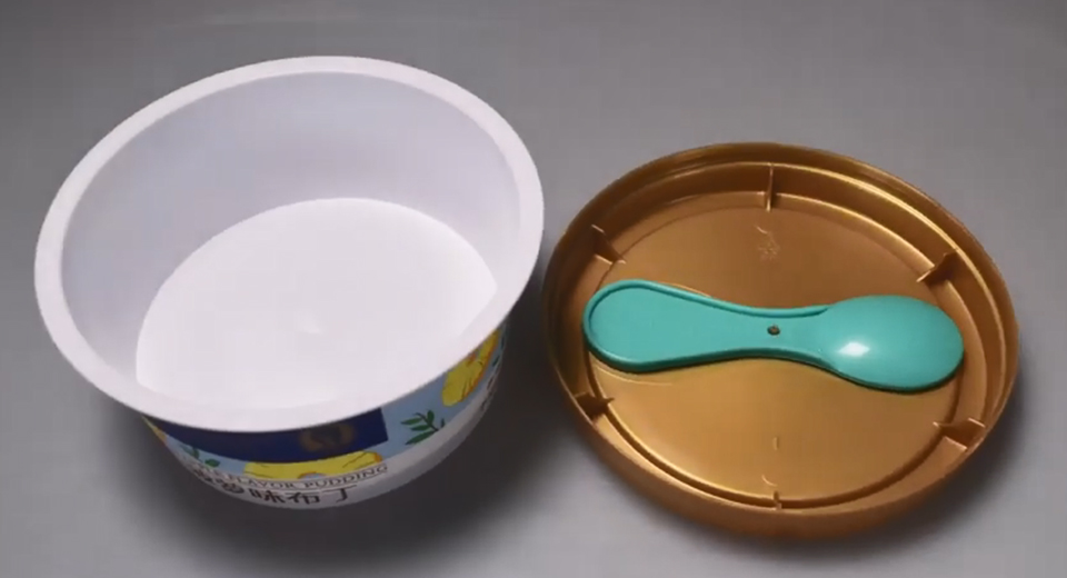 130g Plastic IML Yogurt Cup With Lid And Spoon Producing Video